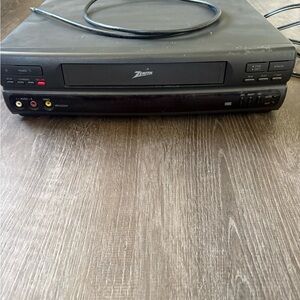 Zenith Black VCR Player with Front RCA Jacks